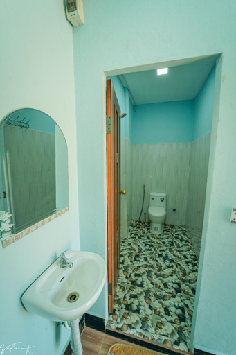 Bathroom 2, Koh Rong 71 Guesthouse, Sihanoukville