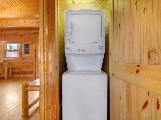 Others 4, Moonlight Lodge, Sevier