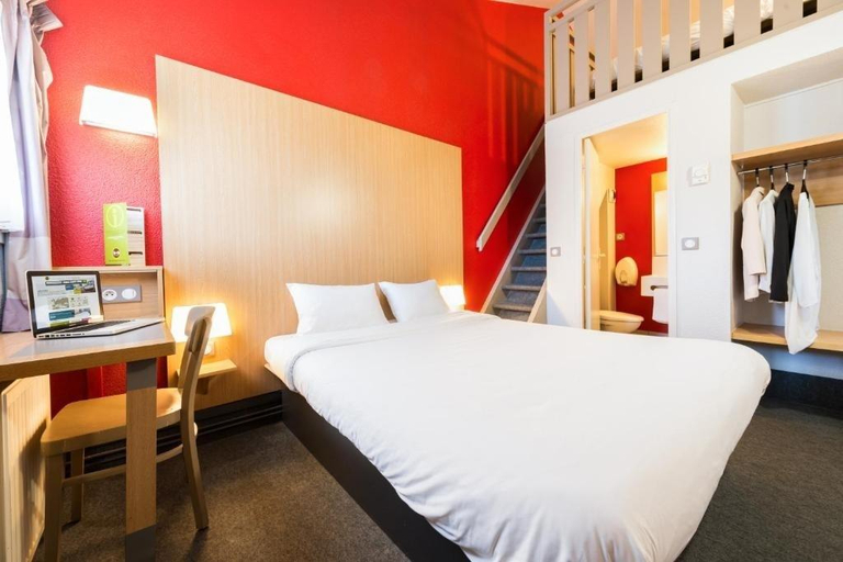 Bedroom 3, B&B Hotel Saint Etienne - La Terrasse, Loire