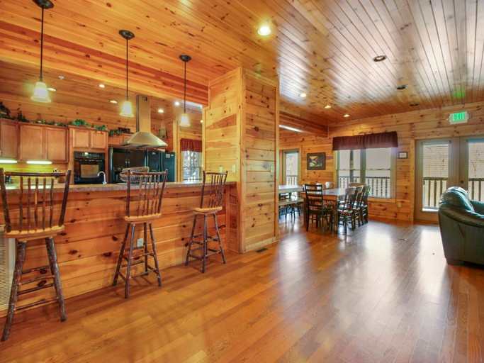 Food & Drinks, Big Sky Lodge II by Jackson Mountain Rentals, Sevier