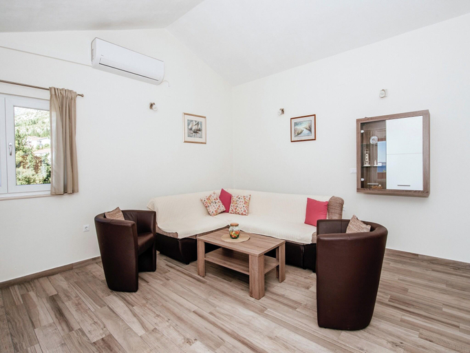Others 4, Awesome apartment in Zadarska županija w/ , Starigrad
