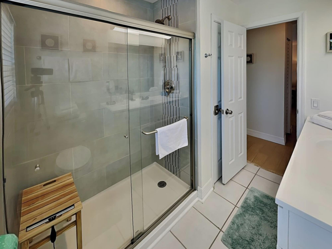 Bathroom 4, Shell Mound Beach Cottage by Distinctive Beach Rentals, Lee