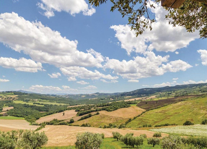 View from property 5, Timeless Holiday Home in Apecchio With Garden, Pesaro E Urbino