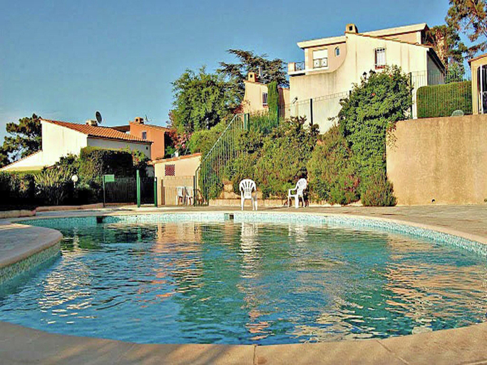 Sport & Beauty 2, Rural villa with shared pool and tennis court, Alpes-Maritimes