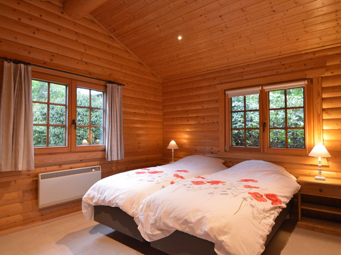 Bedroom 2, Stavelot Chalet with Garden, Liège