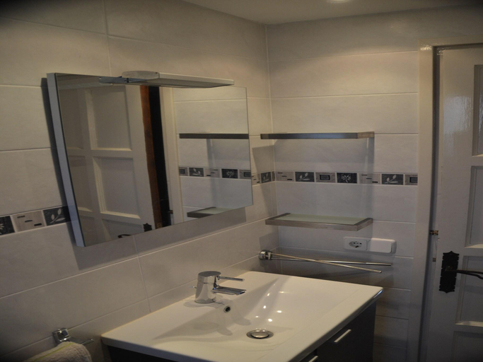 Bathroom 3, Holiday Home in Torre Gran near Beach, Girona