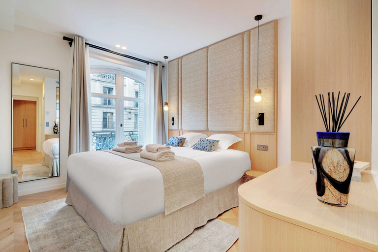 Room 2, Spacious Flat - 4 Br/10p - Madeleine, Paris