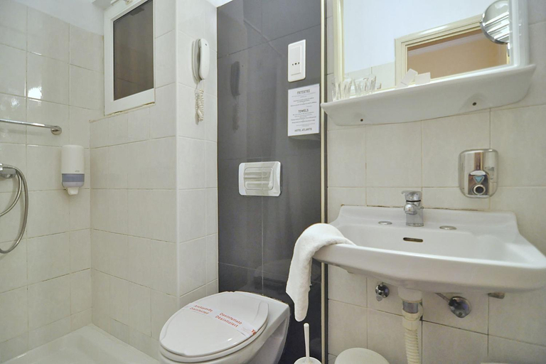 Bathroom 3, Atlantis Hotel, Ionian Islands