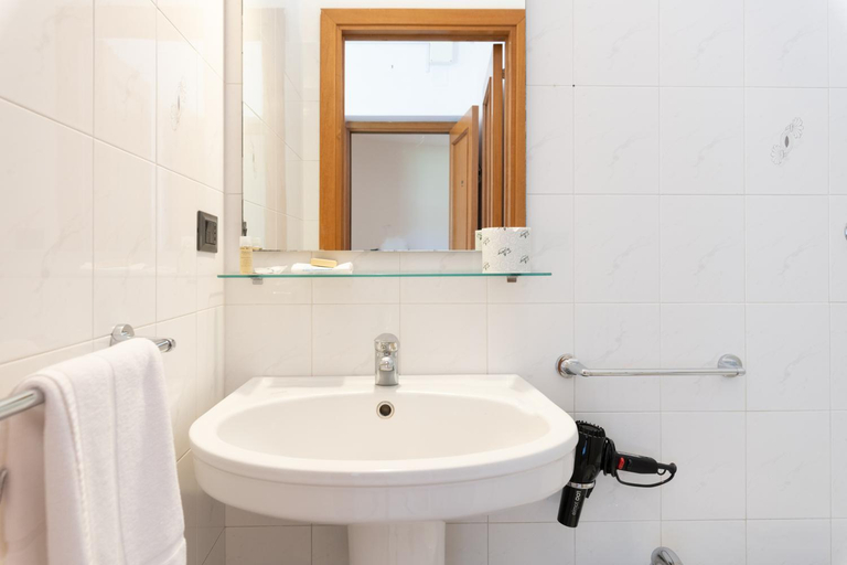Bathroom 5, Piccolo Hotel Villa Rosa, Brindisi