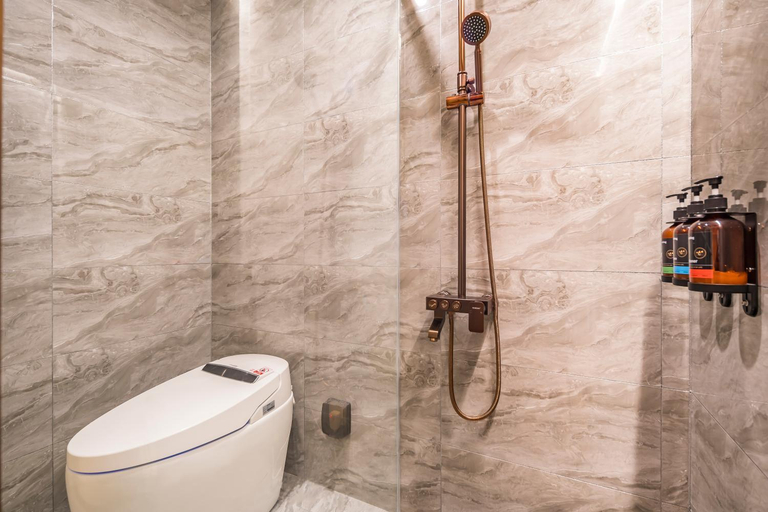 Bathroom 3, Dequan Luxury JingGuang Hotel, Beijing