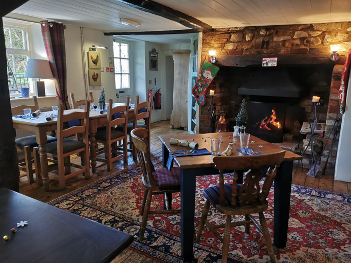 Others 5, The Shears Inn, Wiltshire