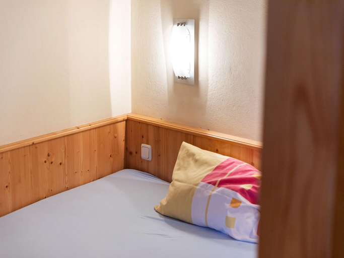Bedroom 2, Studio in Saalbach near Ski Slopes, Zell am See