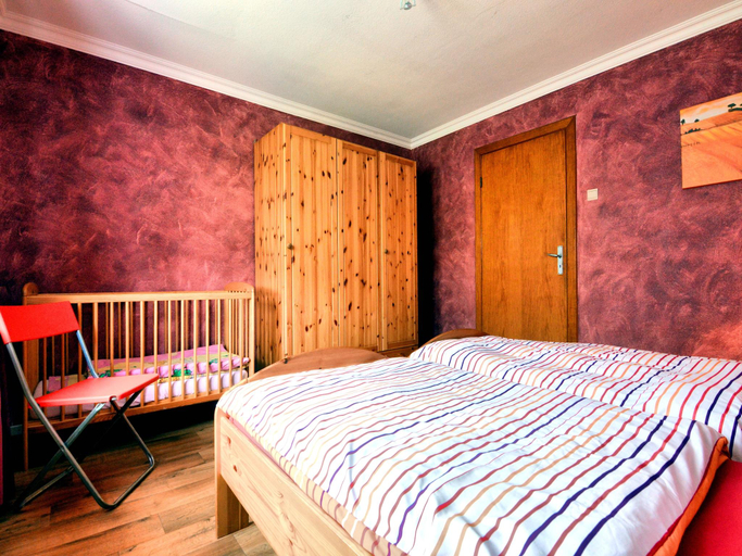 Bedroom 2, Cosy Holiday Home with Sauna, Terrace, Liège