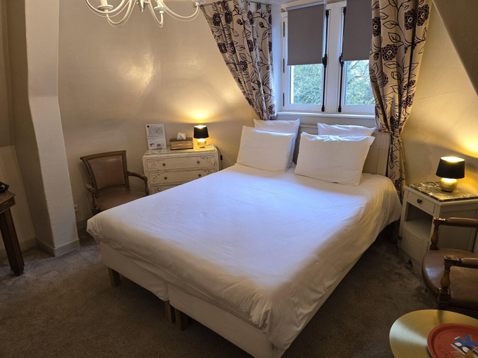 Bedroom 3, Castel Bayeux Guesthouse, Calvados