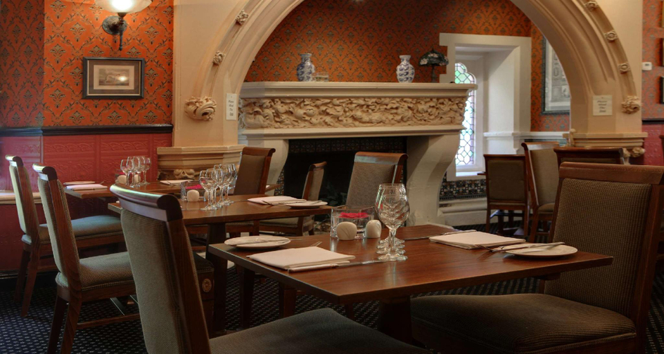 Food & Drinks 5, Best Western PLUS Grim's Dyke Hotel, London