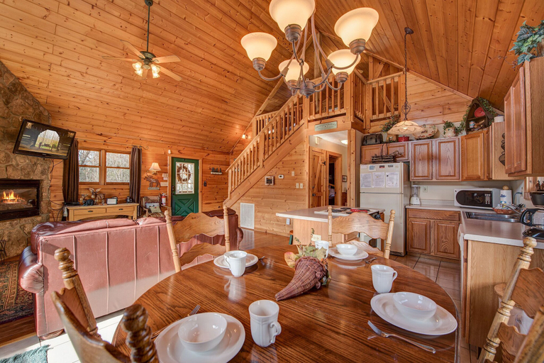 Food & Drinks, Bearway to Heaven by Jackson Mountain Homes, Sevier