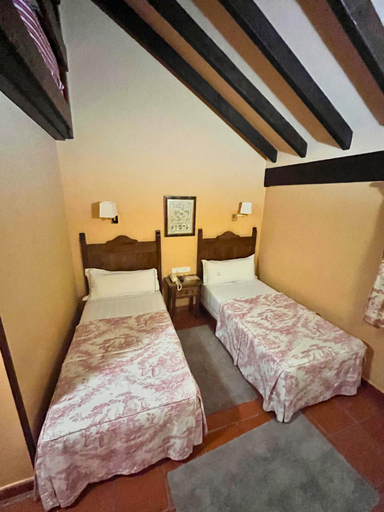 Bedroom 2, Hotel Rebeco, Cantabria