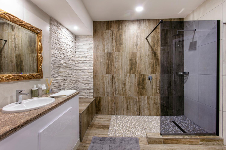 Bathroom, Rosewood Country Lodge, Bojanala