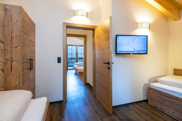 Bedroom 3, Alpin Chalet am Burgsee, Landeck
