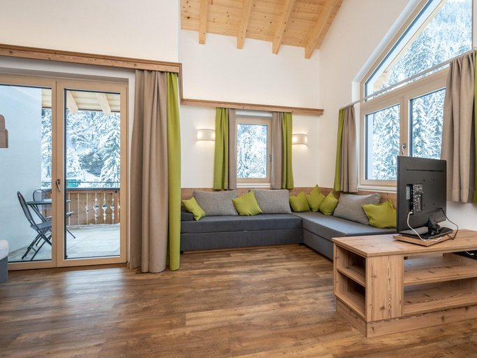 Others 5, Chalet in Saalbach near Ski Lift, Zell am See