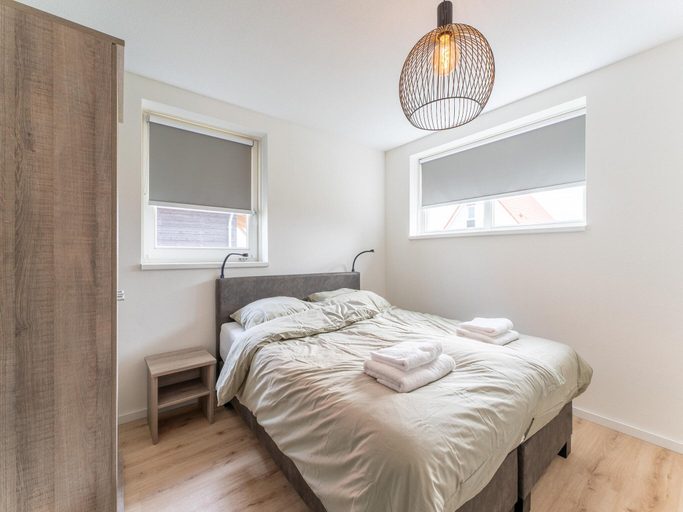 Bedroom 2, Holiday home in Scherpenisse, Tholen