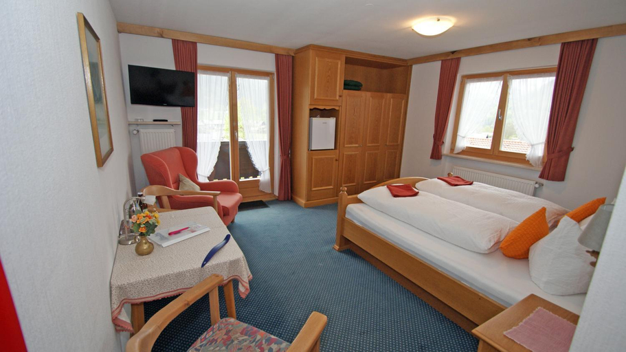 Bedroom 3, Alpenpanoramahotel Kohlhiasl-Hoh, Berchtesgadener Land