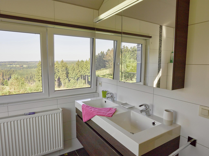 Bathroom 3, Ovifat Sauna Escape, Waimes, Liège