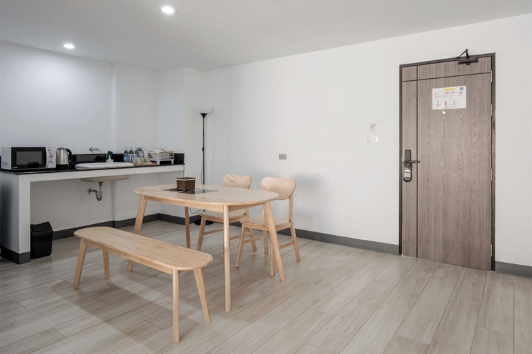 Dining Room 9