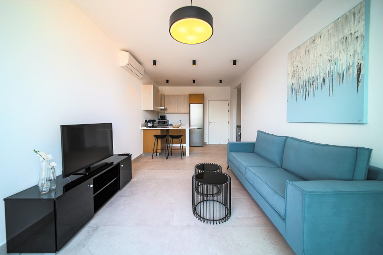 Others 4, Avenue 102 1 BED