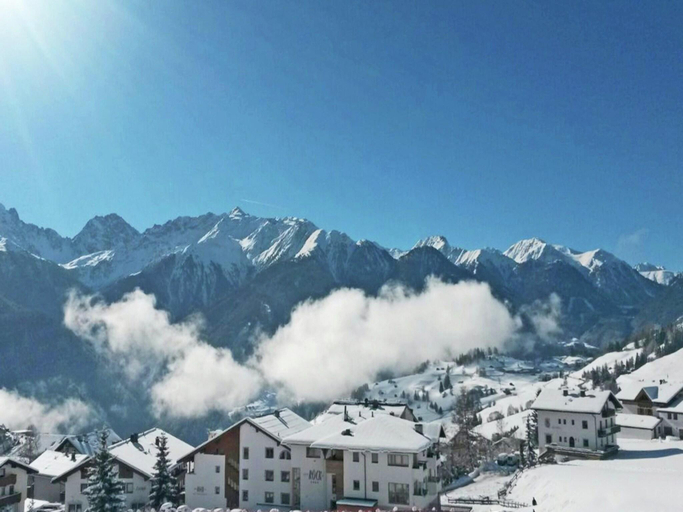 Others 3, Chalet in Fiss near Ski Lifts, Landeck
