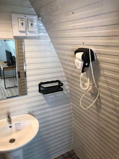 Bathroom 3, Inboxhome resort, Klaeng