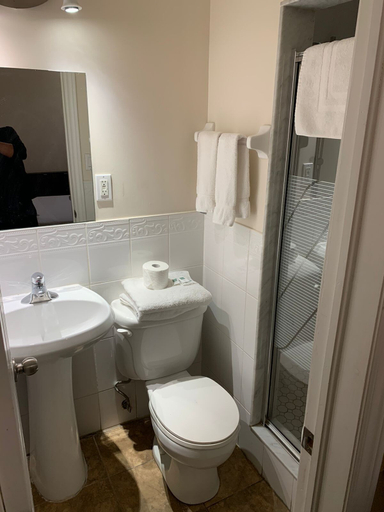 Bathroom 3, Dragon Gate Inn, Toronto