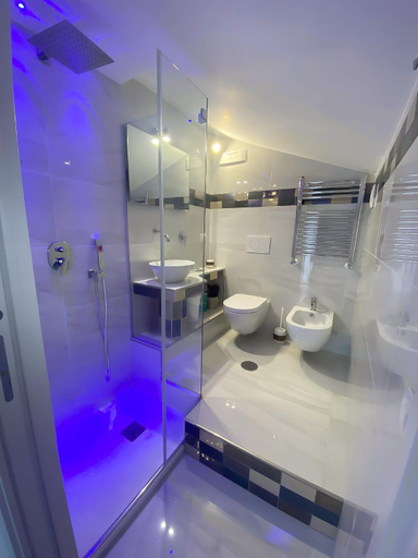 Bathroom 2, Villa Gabriella - Rooms & Breakfast, Napoli
