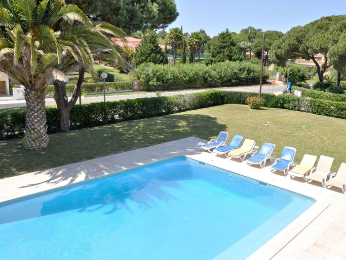 Sport & Beauty 5, Villa in Vilamoura with Private Pool BBQ, Loulé