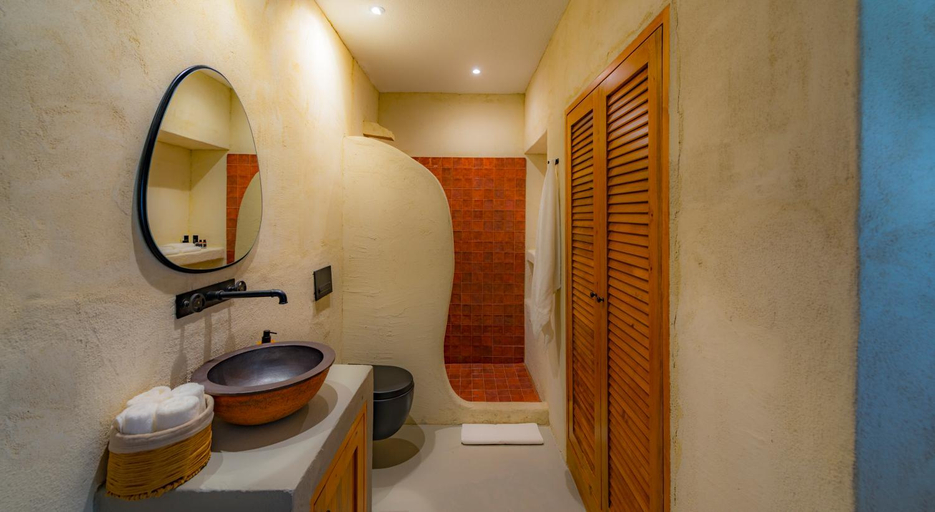 Bathroom 3, Churchill Townhouse, Bodrum