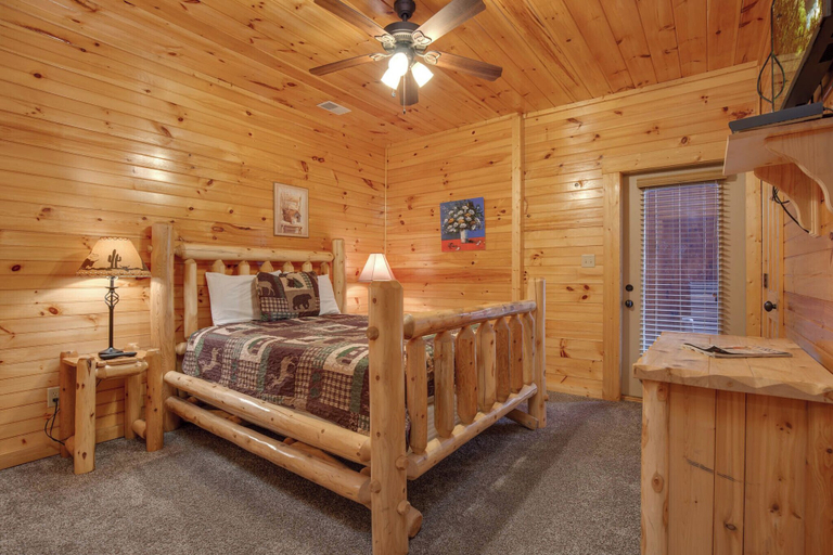 Bedroom 2, Pine Tree Lodge by Jackson Mountain Rentals, Sevier