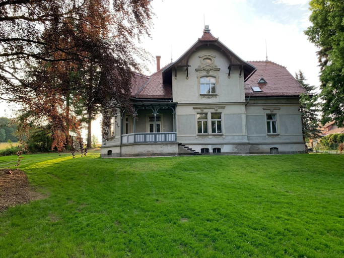 Primary image