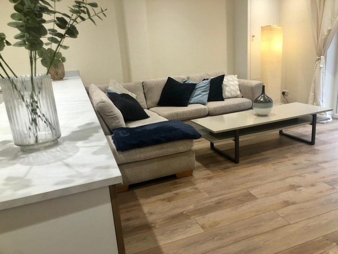 Others 4, Newly Refurbished house - City Centre with Parking, Southampton