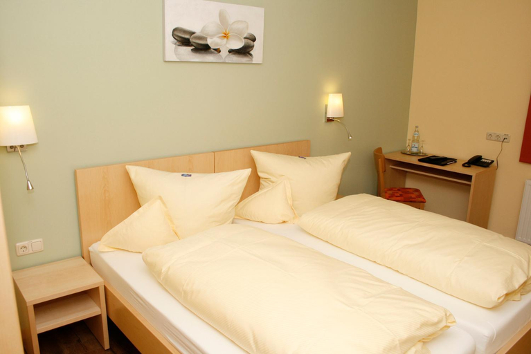 Bedroom 2, Hotel Gasthof zur Post, Tirschenreuth