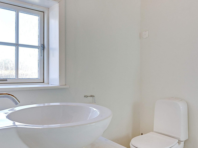 Bathroom 2, Vintage Holiday Home in Svaneke near Small Harbor, Bornholm