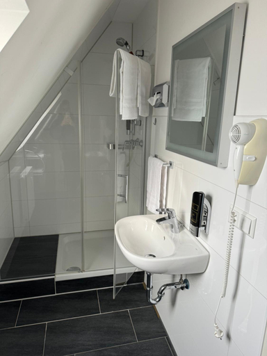 Bathroom 3, Ariston Hotel, Böblingen