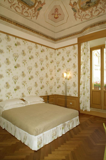 Others 5, Santa Rosa Relais, Bari