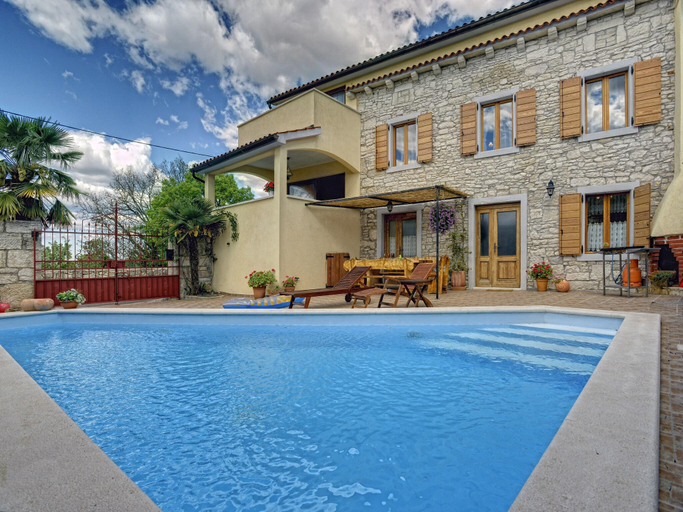 Sport & Beauty 2, Villa in Svetvincenat with Pool Beach, Svetvinčenat