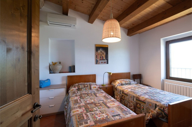 Room 2, Holiday Home in Torchiaro With Garden, Fermo