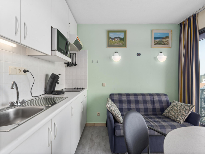 Others 4, Spacious studio near seafront, West-Vlaanderen