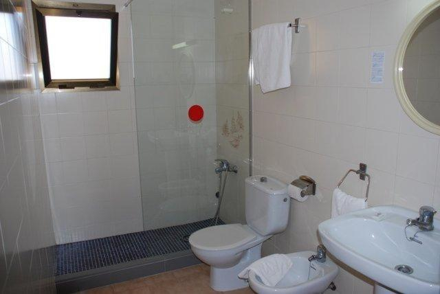 Bathroom 5, Stella Maris, Girona