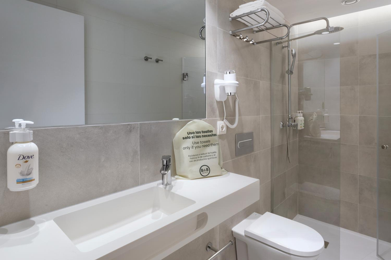 Bathroom 4, B&B Hotel Alicante Centro, Alicante