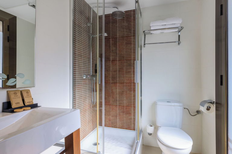 Bathroom 4, Hotel Suizo, Barcelona
