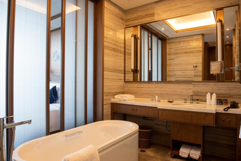 Bathroom 5, Wyndham Grand Plaza Royale Zhaotong, Zhaotong