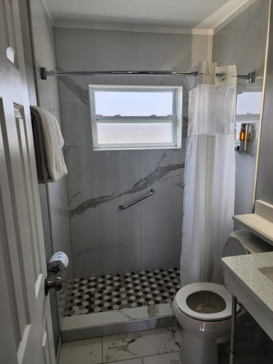 Bathroom 5, Relax inn, Polk